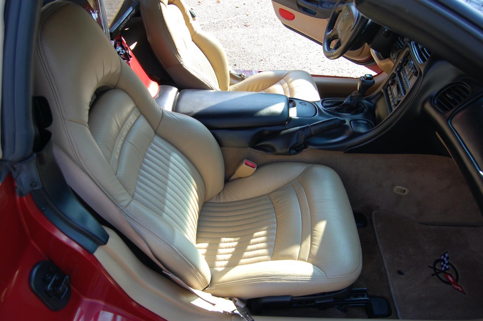 1998 Burgundy /Beige Leather Chevrolet Corvette (1G1YY32G9W5) with an 5.7 liter V8 engine, Automatic transmission, located at 6528 Lower York Road, New Hope, PA, 18938, (215) 862-9555, 40.358707, -74.977882 - Photo#41